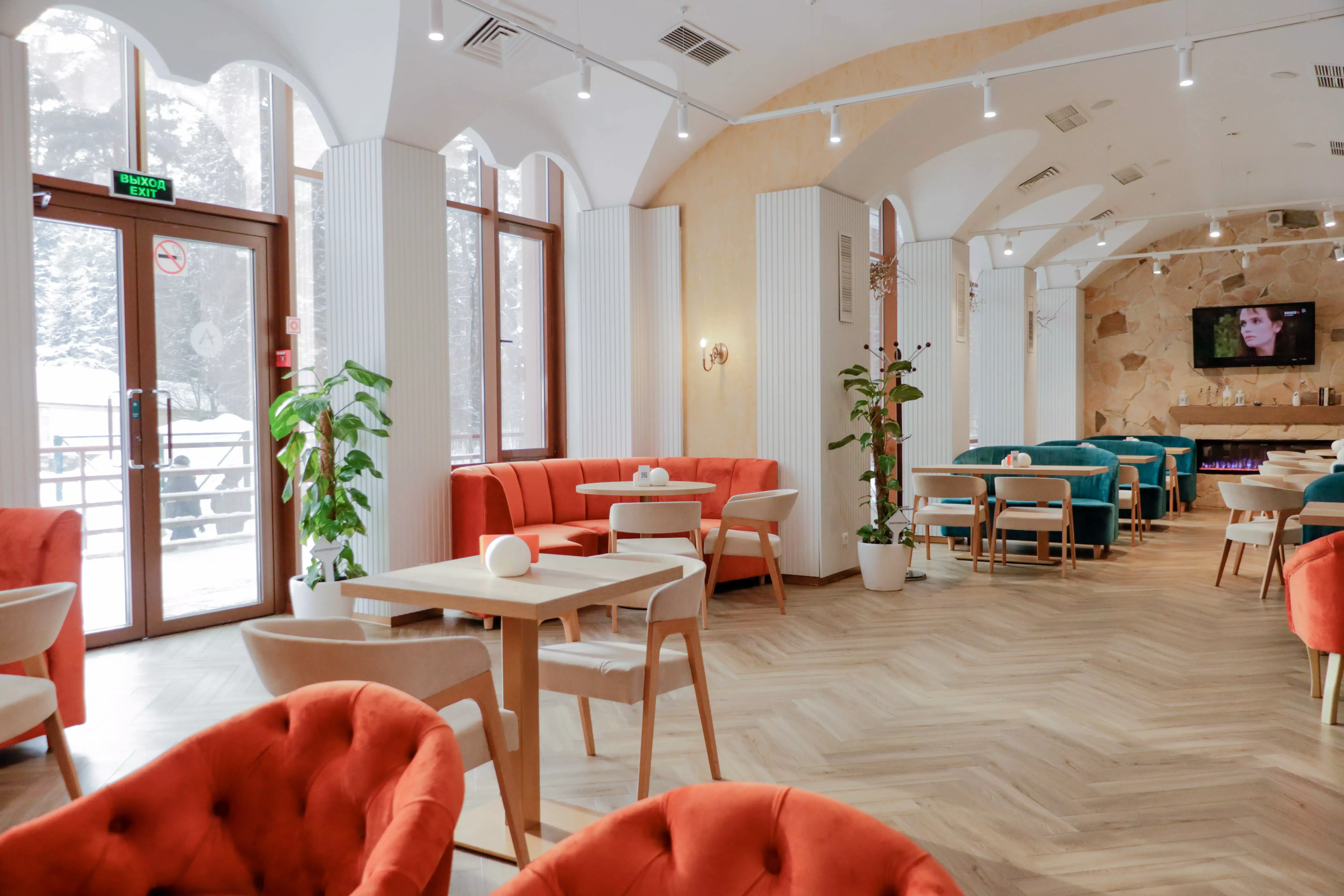 Дизайн интерьера кафе: как привлекать гостей и создавать уютную атмосферу