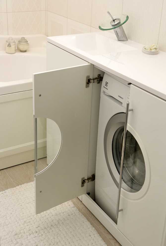 Как правильно выровнять стиральную машину в ванной комнате