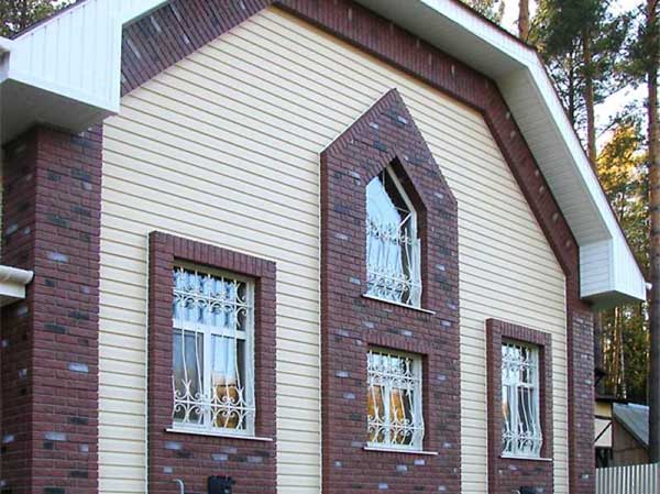 Металлический сайдинг и его использование при отделке фасадов домов